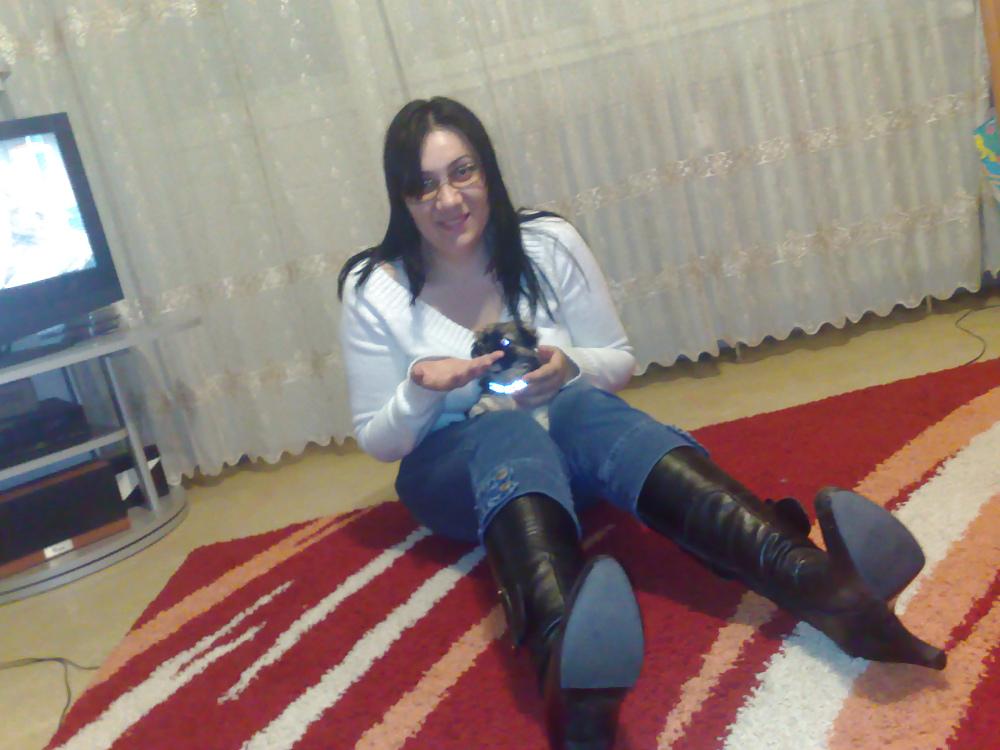 10P Empty your Balls on this Romanian Whore