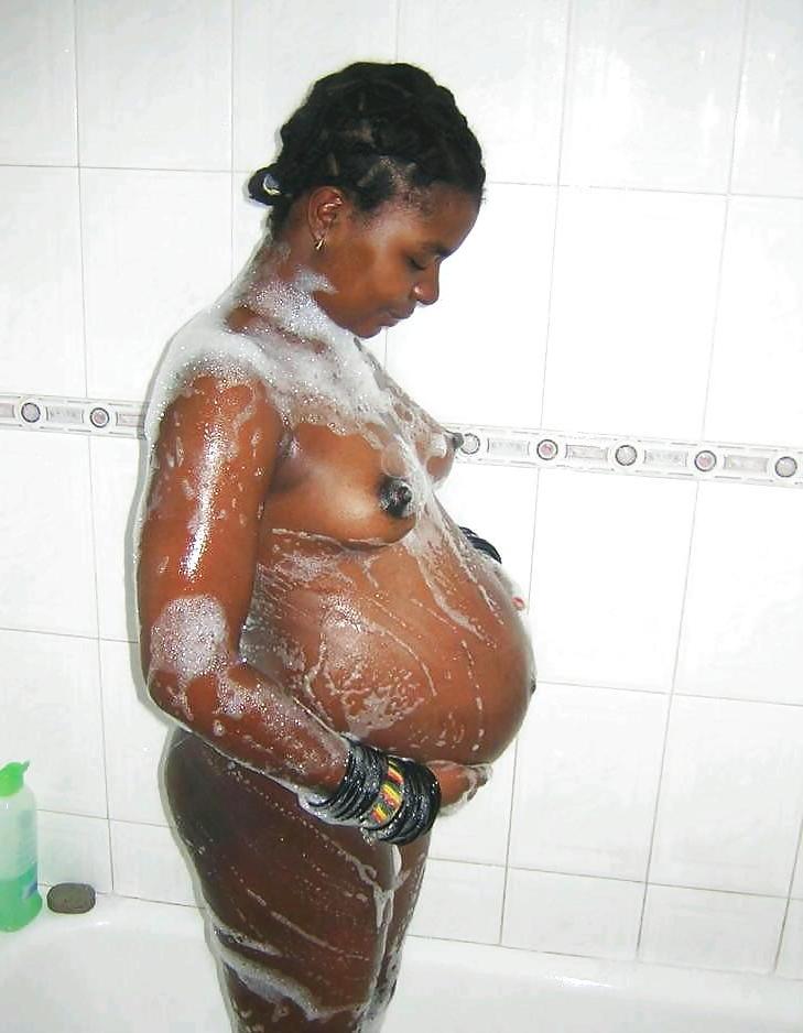 25P Ghetto Preggo Hoes