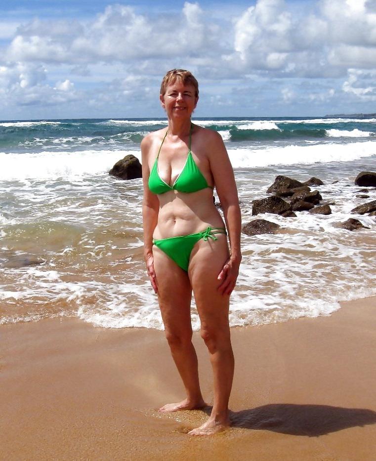 13P Mature Bikini Wives
