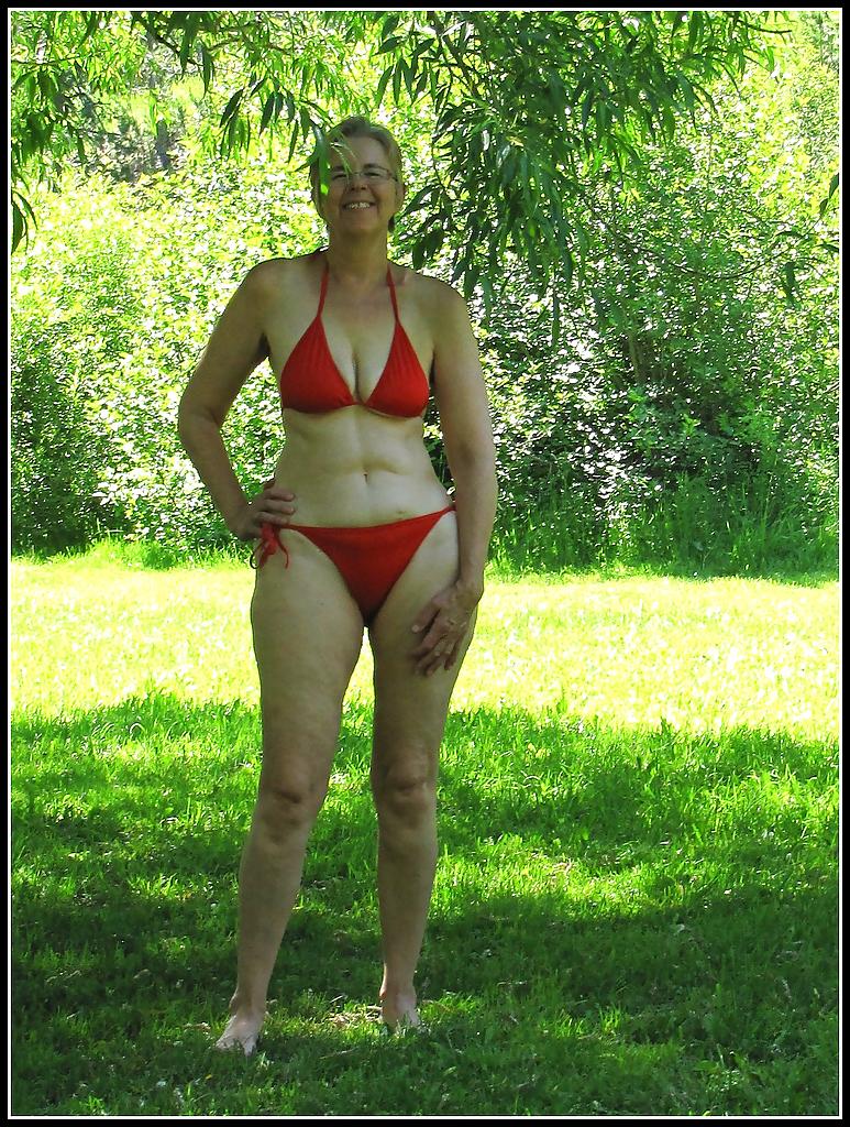 13P Mature Bikini Wives
