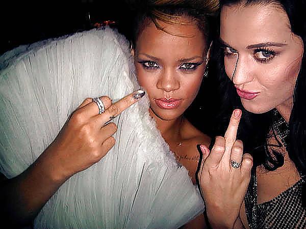 24P Celebrity Middlefinger