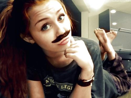 25P Celebrity feet (miley cyrus)