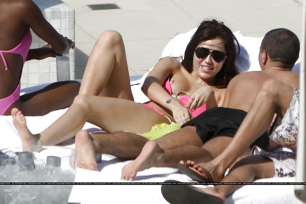 25P Celebrity feet (miley cyrus)