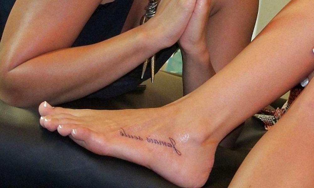25P Celebrity feet
