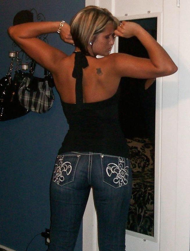 4P Tan blonde milf