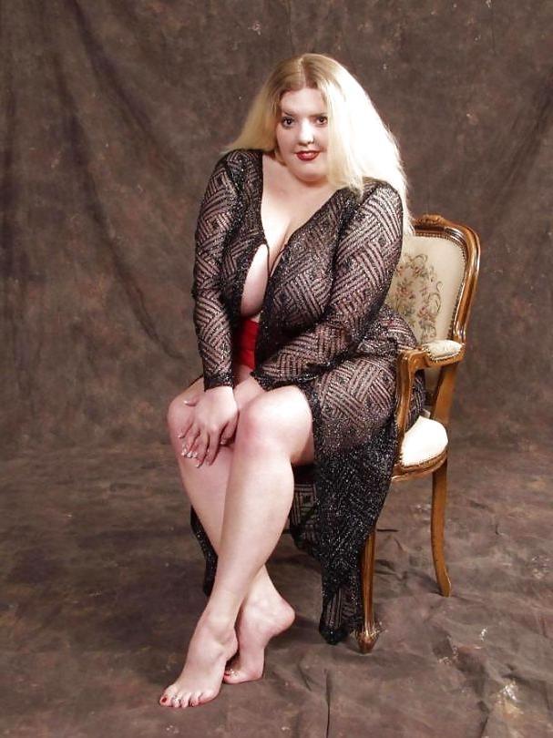 25P Young Blond Plumper