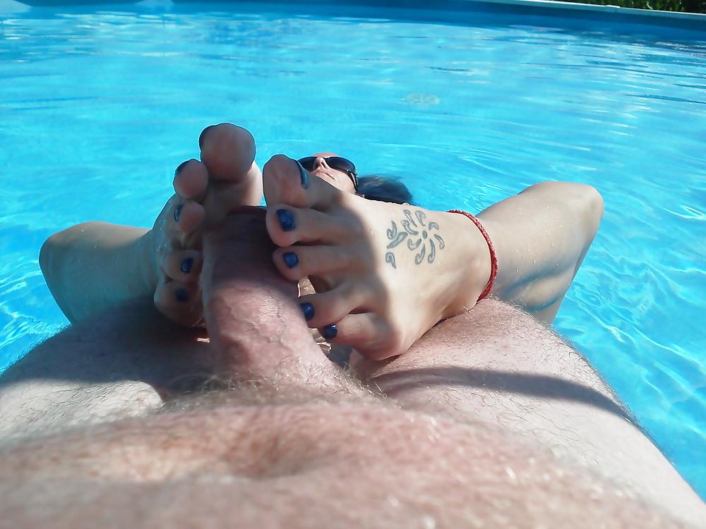 25P Fun in the pool