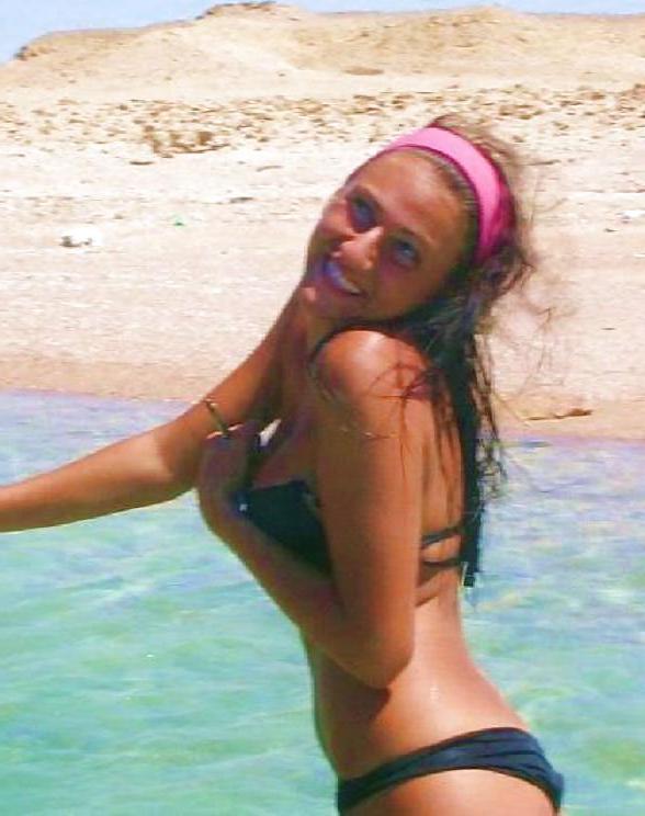 25P Italian girl: andreea