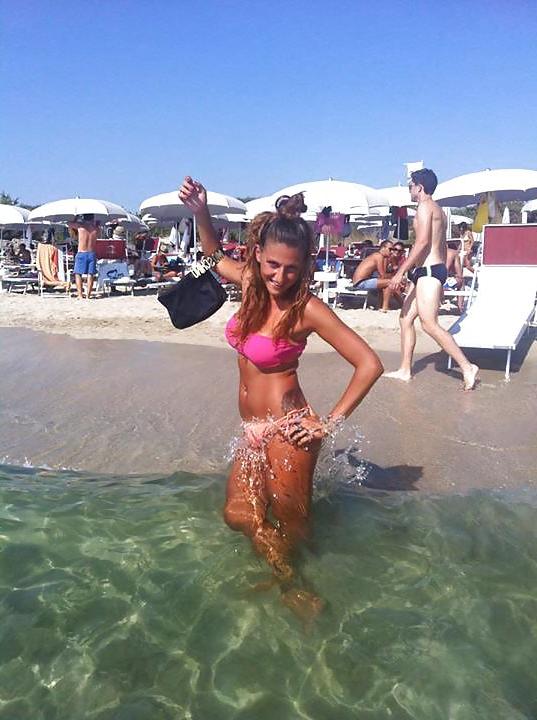 25P Italian girl: andreea