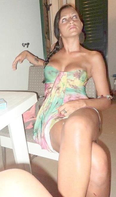 25P Italian girl: andreea