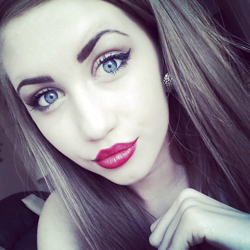 6P Irish Teenage Beauty. What Would You Do To This Filthy Slut?