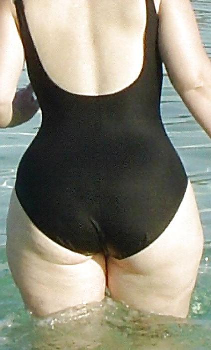 16P BBW and Mature 29 by Searcher1957