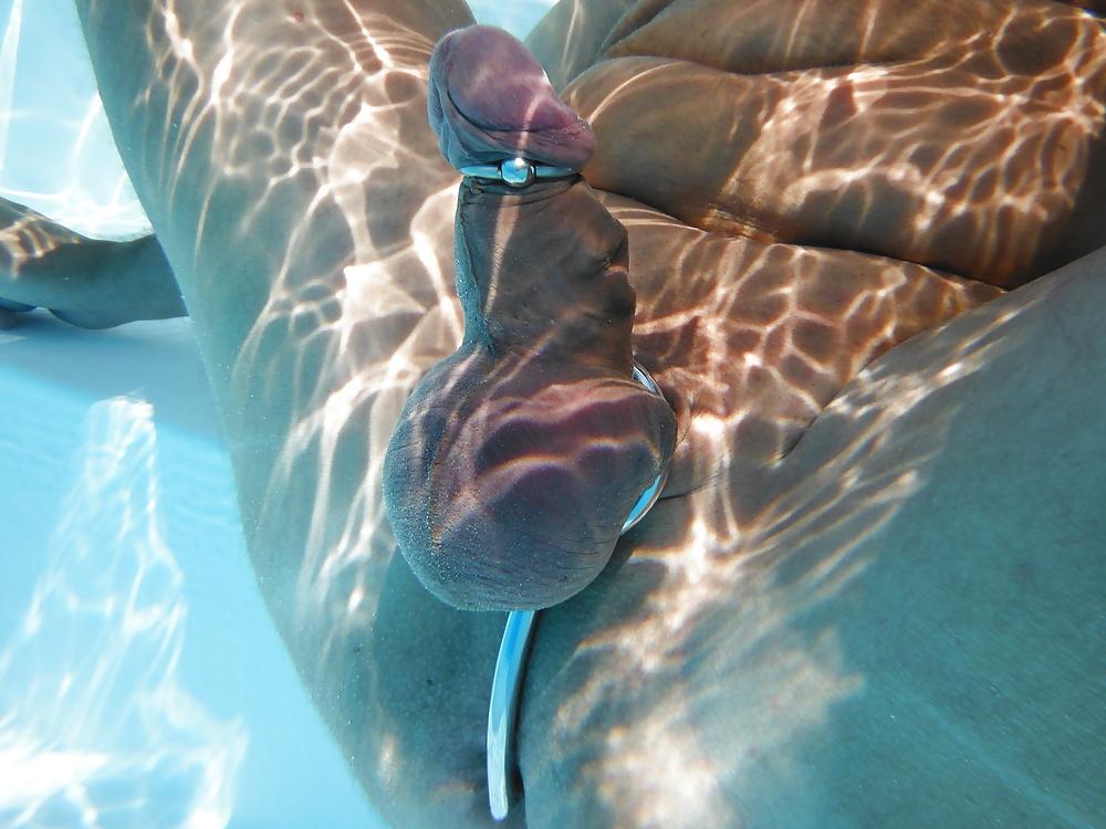 12P Cockring plug en piscine