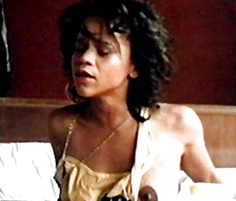 11P Rosie Perez Nipples