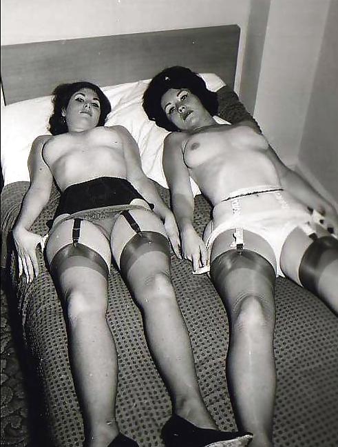 25P KEY - Vintage 03  Women Posing & Having Fun