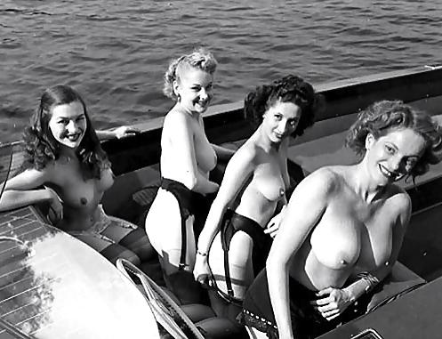 25P KEY - Vintage 03  Women Posing & Having Fun