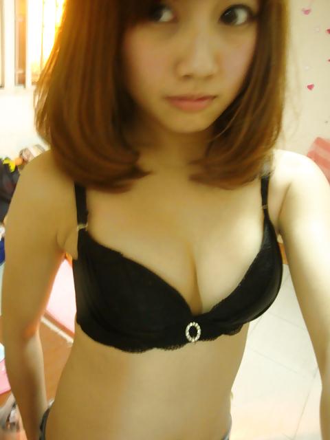 25P A cute Taiwanese girl