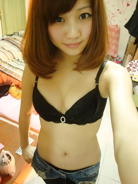 25P A cute Taiwanese girl