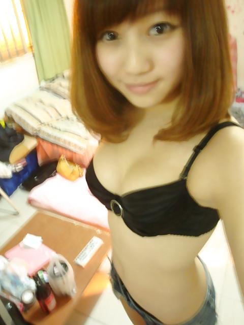 25P A cute Taiwanese girl