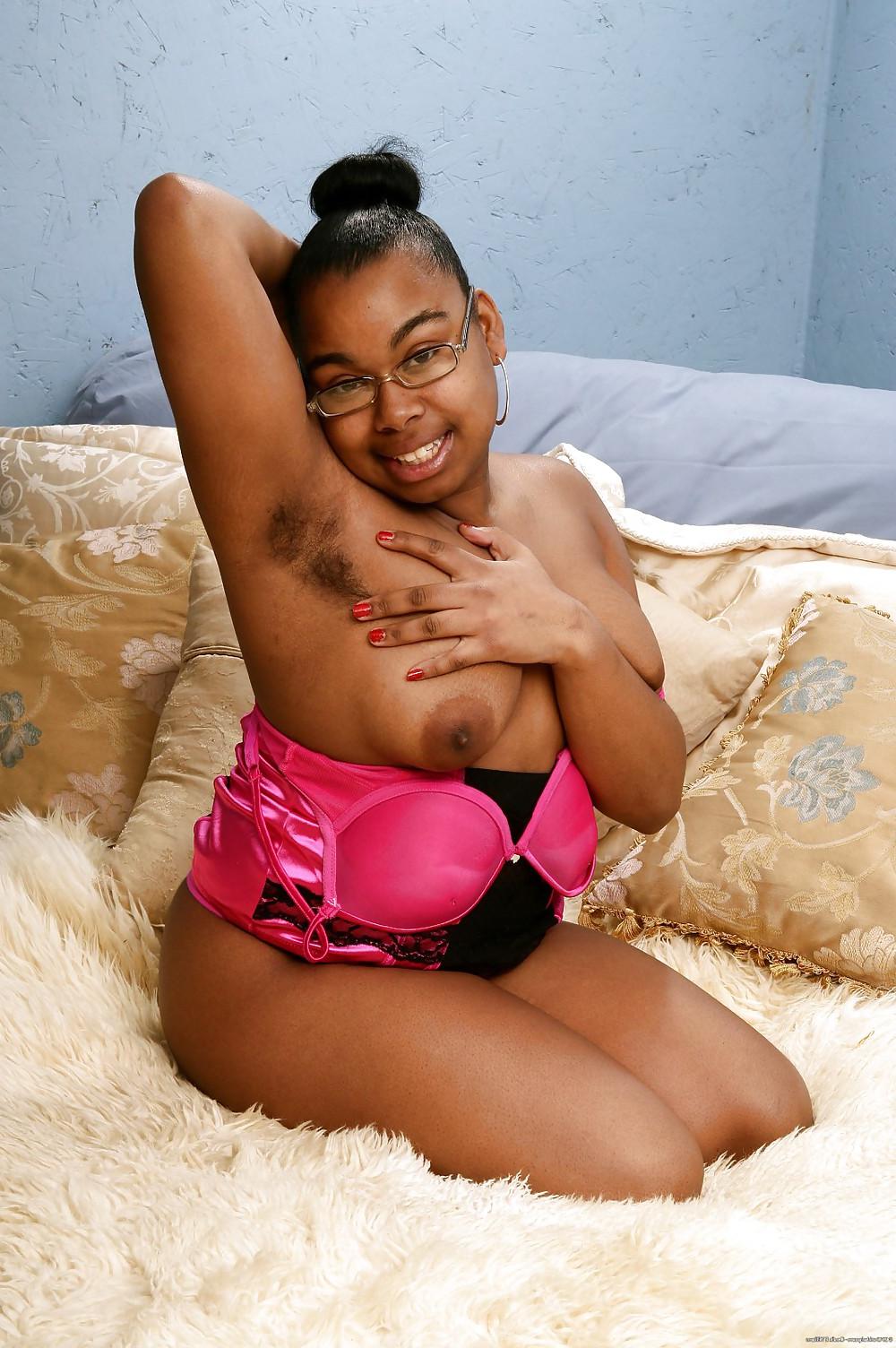 18P Exotic Model Monica Jimenez - Jotha Hele