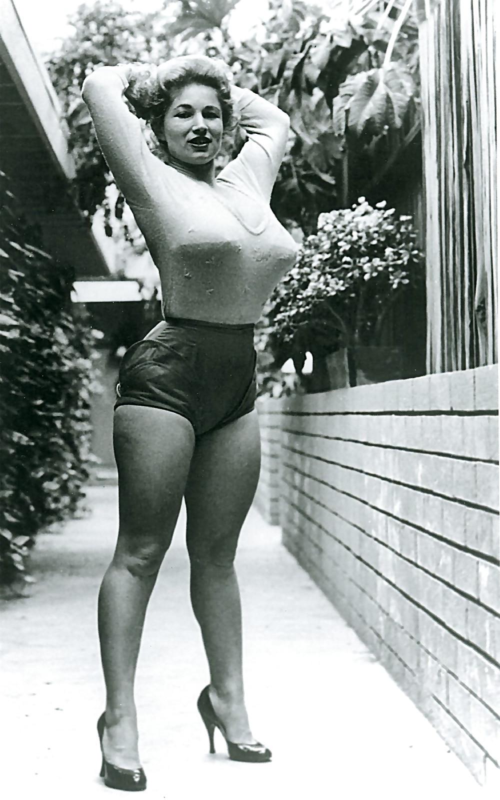 25P Vintage Moms