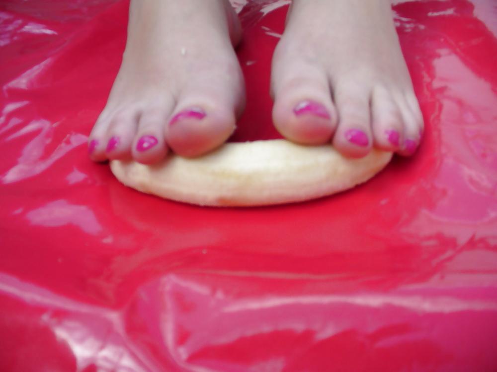 25P Barefeet and banana