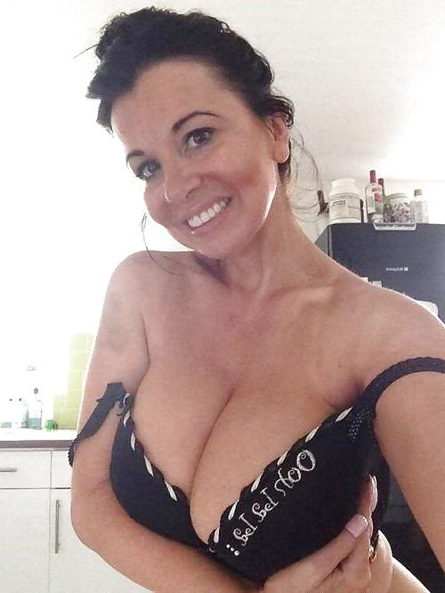 25P Milf and mature NOT NUDE voll 4