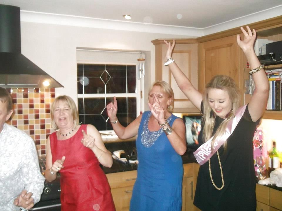 25P Gilf Milf Teen