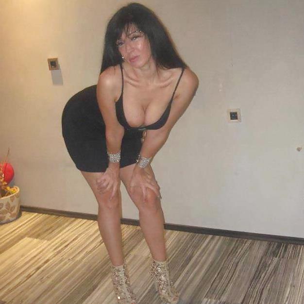 25P Milf and mature NOT NUDE voll 2