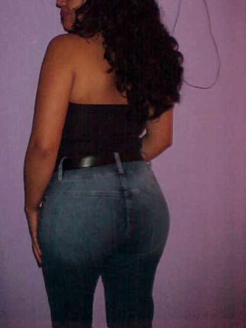 20P Latina milf ass