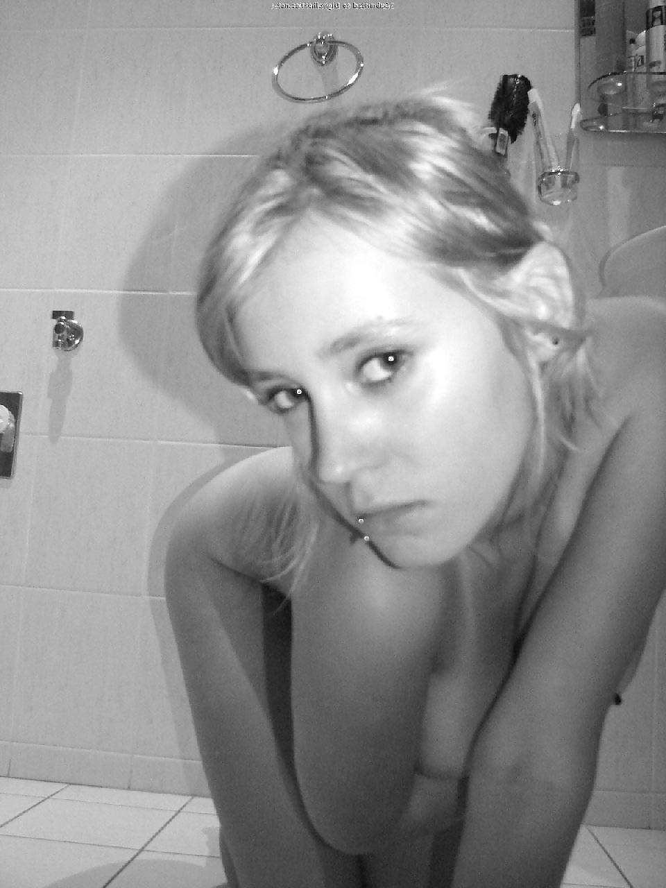 21P Gorgeous big natural tits blonde tease