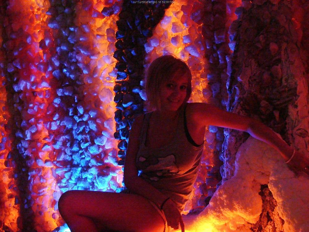 21P Gorgeous big natural tits blonde tease