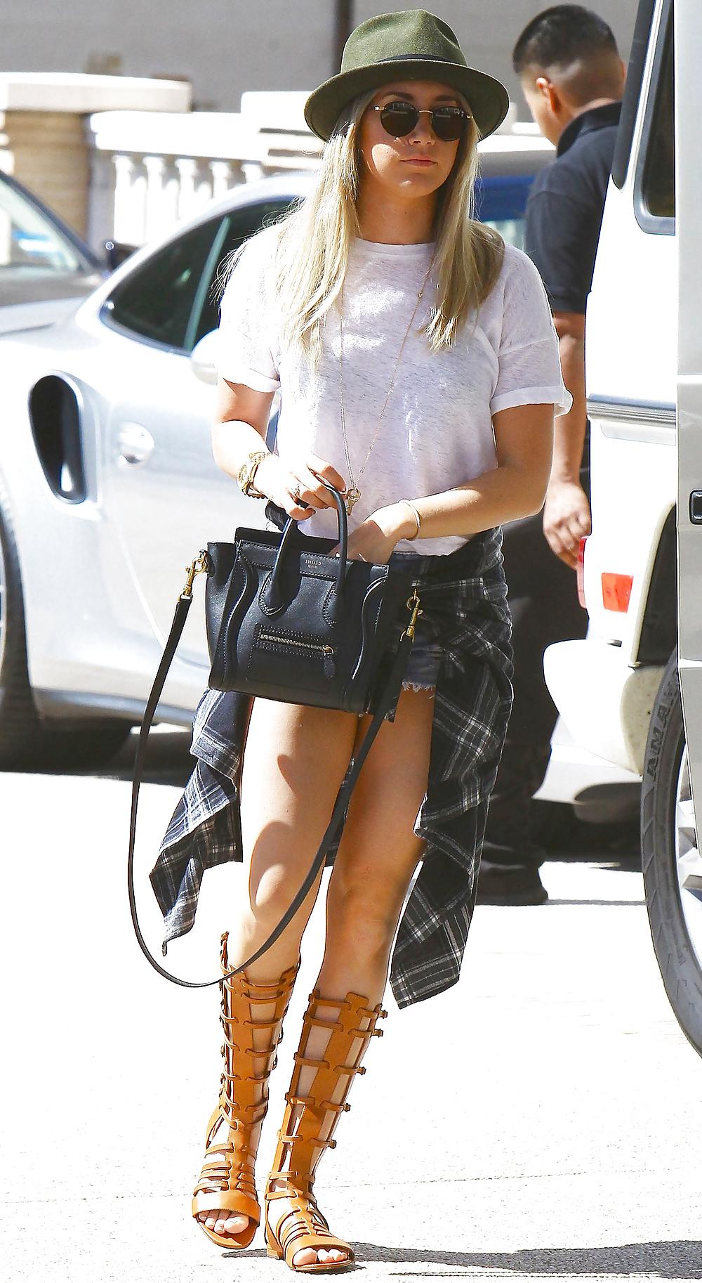 25P Ashley Tisdale's Feet