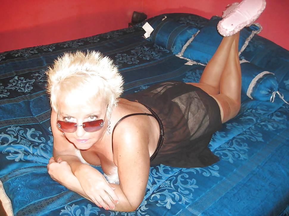 24P Seksy Babcia (GILF) Renata