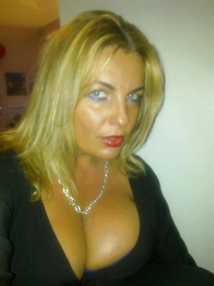 25P Milf and mature NOT NUDE voll 3