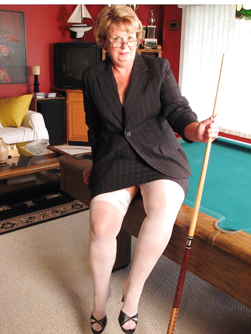9P Deb playing  pool