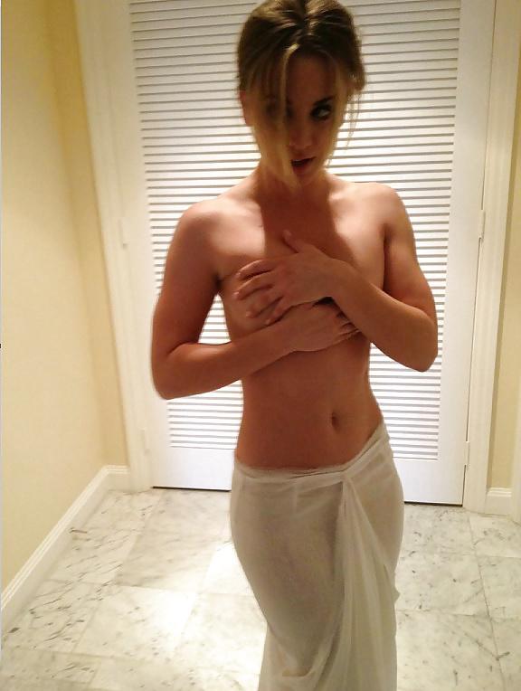 20P Kaley Cuoco (Leaked Photos) 