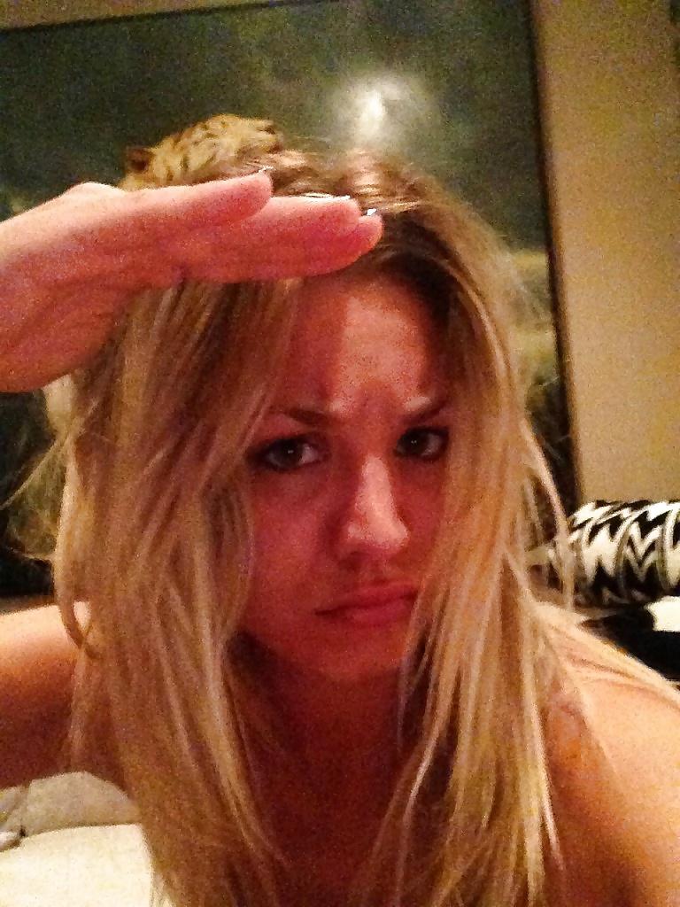 20P Kaley Cuoco (Leaked Photos) 