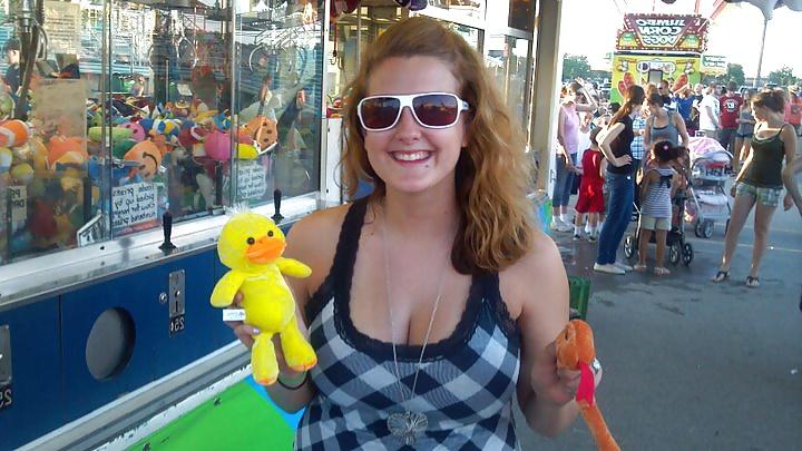 25P College hookup Alaina her big tits