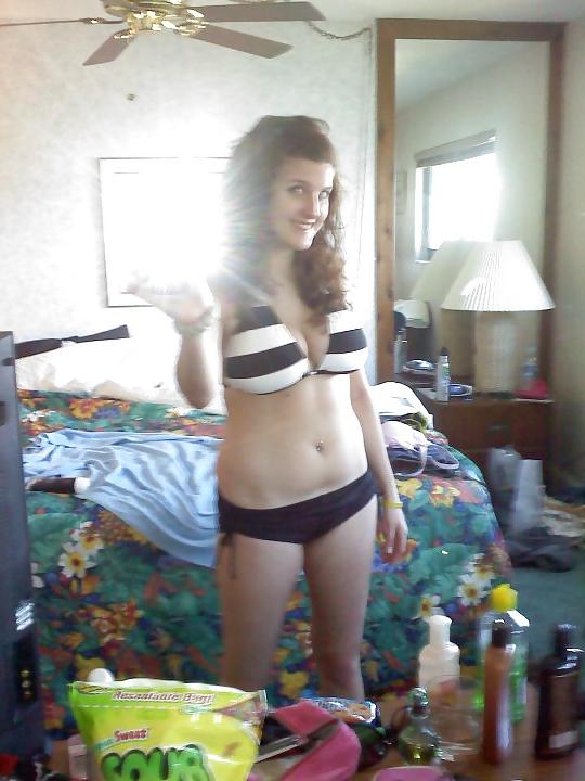 25P College hookup Alaina her big tits