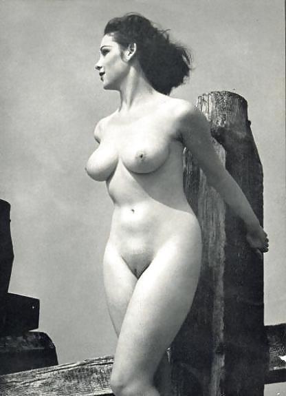 25P BLACK & WHITE VINTAGE PORNOGRAFY By KRMANJONAC