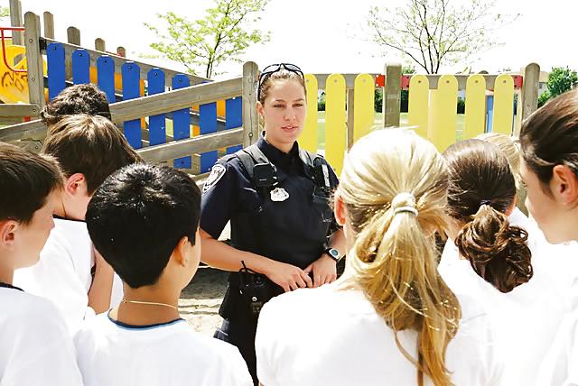 25P Good looking police women