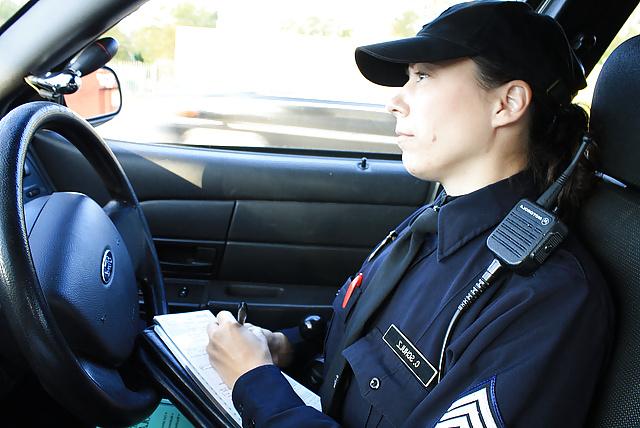 25P Good looking police women