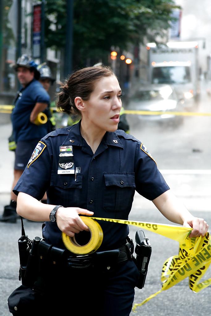 25P Good looking police women