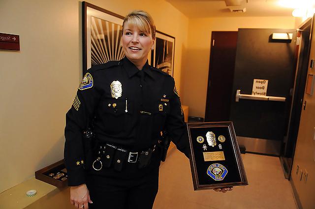 25P Good looking police women