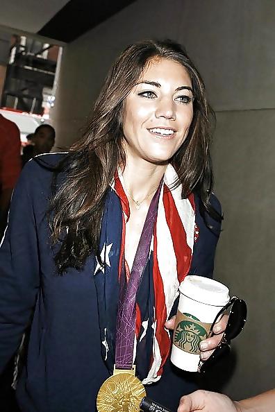 17P SDRUWS2 - HOPE SOLO PICS, NAKED AND FINGERING 