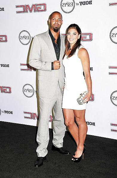 17P SDRUWS2 - HOPE SOLO PICS, NAKED AND FINGERING 