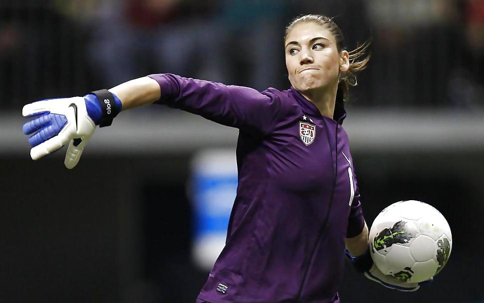 17P SDRUWS2 - HOPE SOLO PICS, NAKED AND FINGERING 