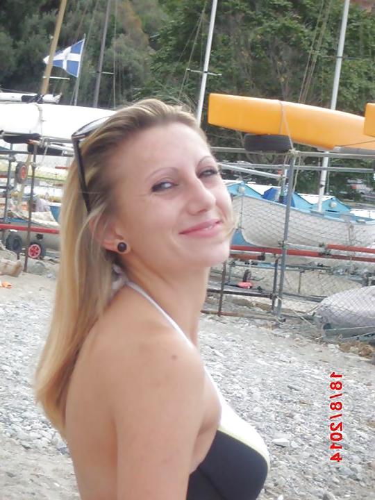 11P Italian not naked blonde