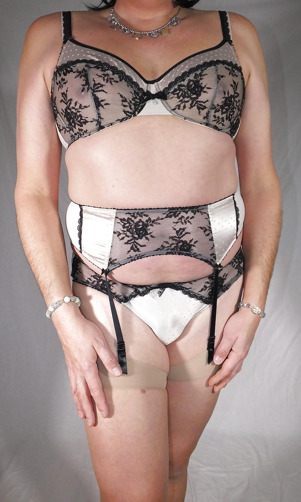 25P Shemale And Crosdresser  Vintage Beige Panty Gossard